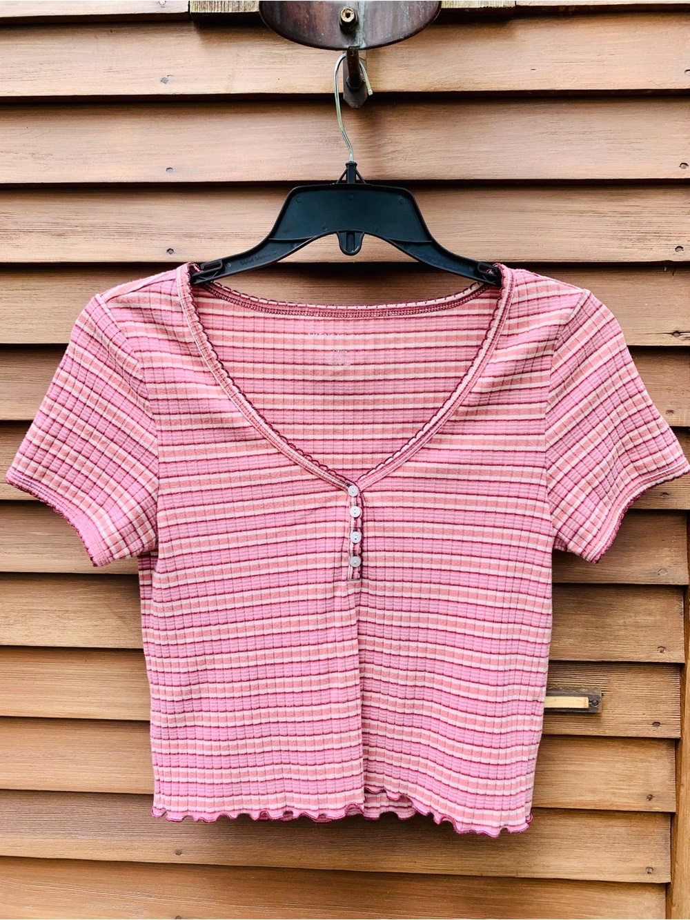 American Eagle Outfitters Pink Striped Ribbed V‑Neck Button Crop Top